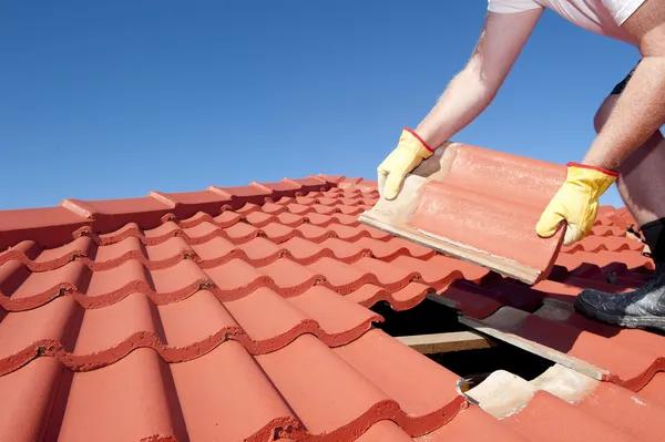 Roof Repair Contractors for Long-Term Roof Solutions